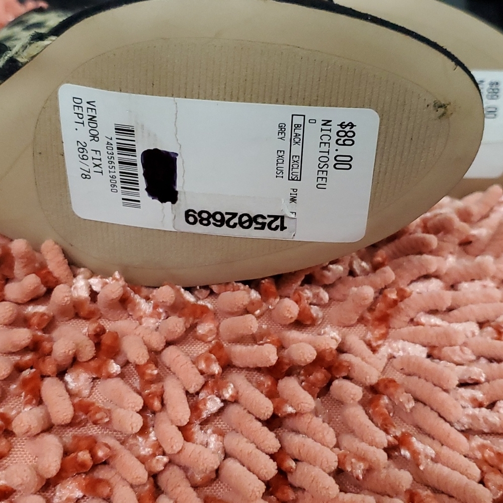 Shoes - Picture 3 of 6